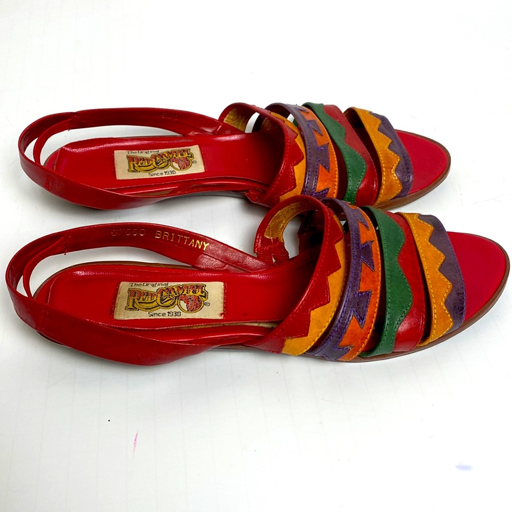 80's 90's The Original Red Camel Vintage Slingback Sandals